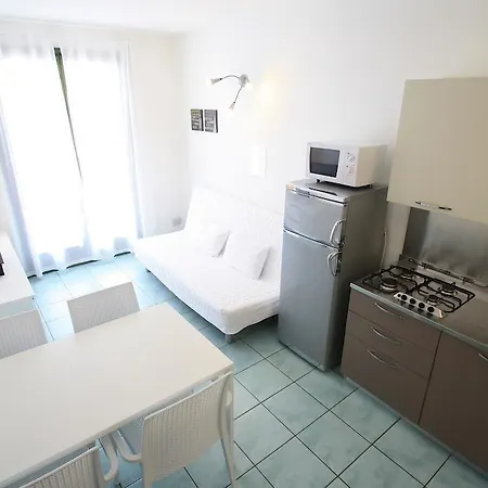 Albaluisa Apartment *