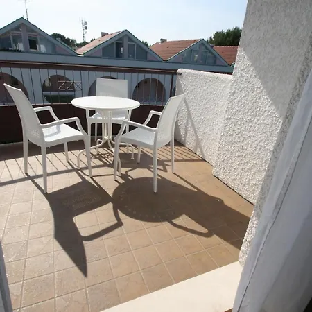 Albaluisa Apartment *