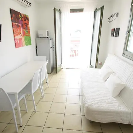 Albaluisa Apartment