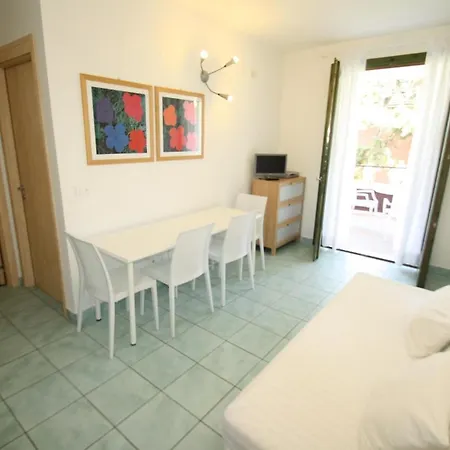 Apartment Albaluisa *